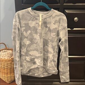 Lululemon Athletica Gray Camo running fleece sweatshirt criss cross front 12
